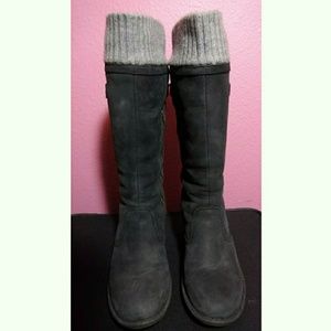 Grey sweater and suede wedge UGG boots